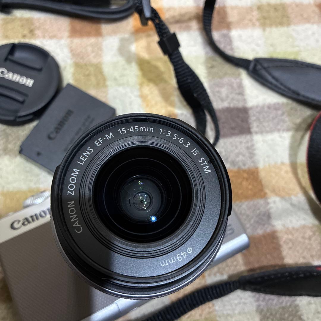 極美品　グレー　Bluetooth搭載でスマホ転送 CANON EOS M100