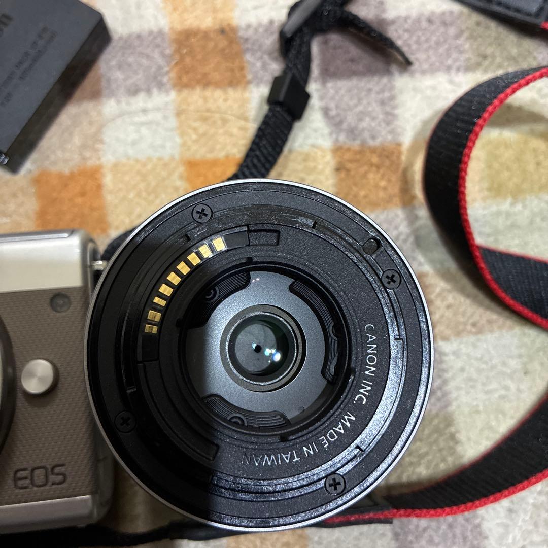 極美品　グレー　Bluetooth搭載でスマホ転送 CANON EOS M100