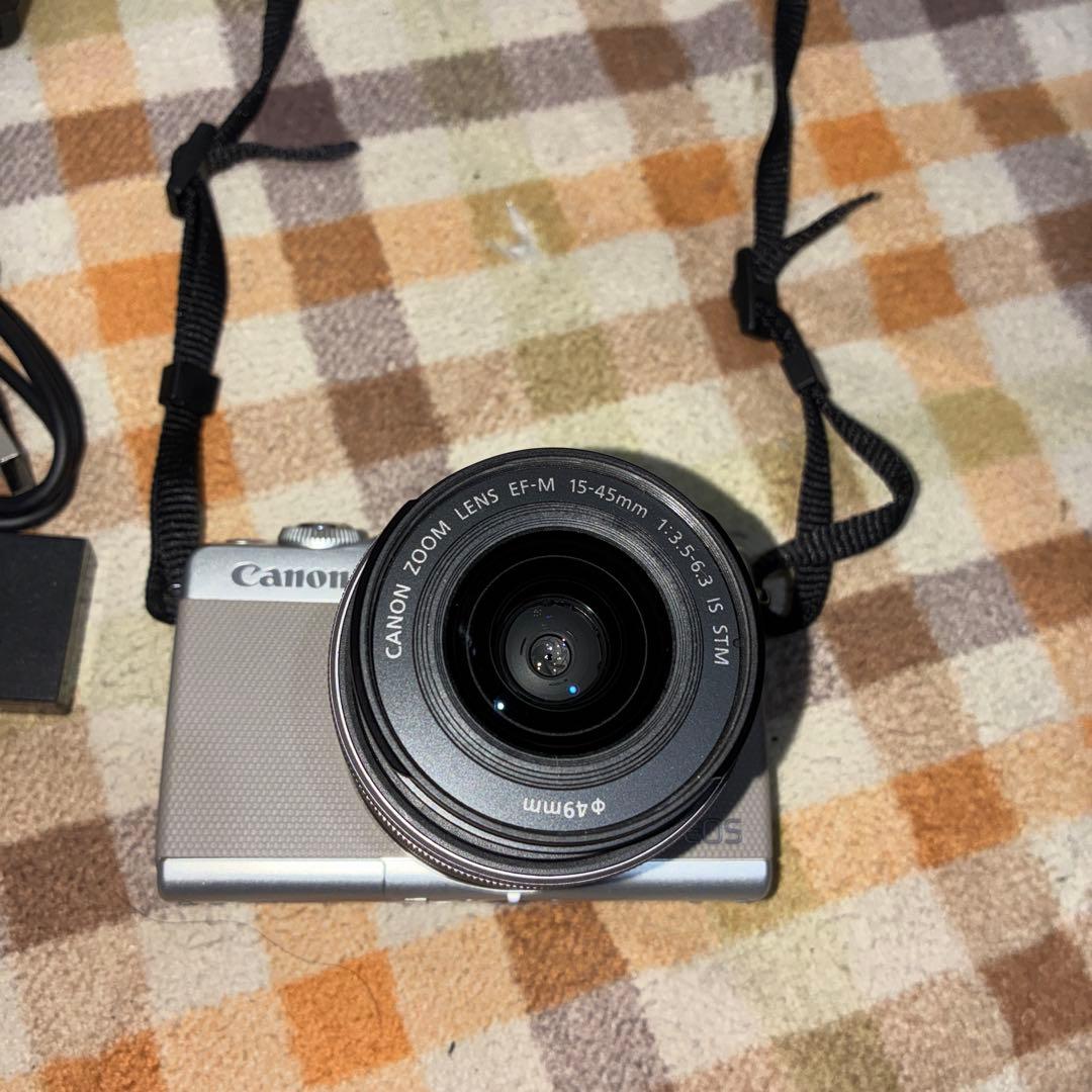 極美品　グレー　Bluetooth搭載でスマホ転送 CANON EOS M100