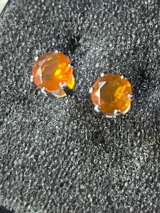 ファイヤーオパールピアス　5ミリA赤字特価