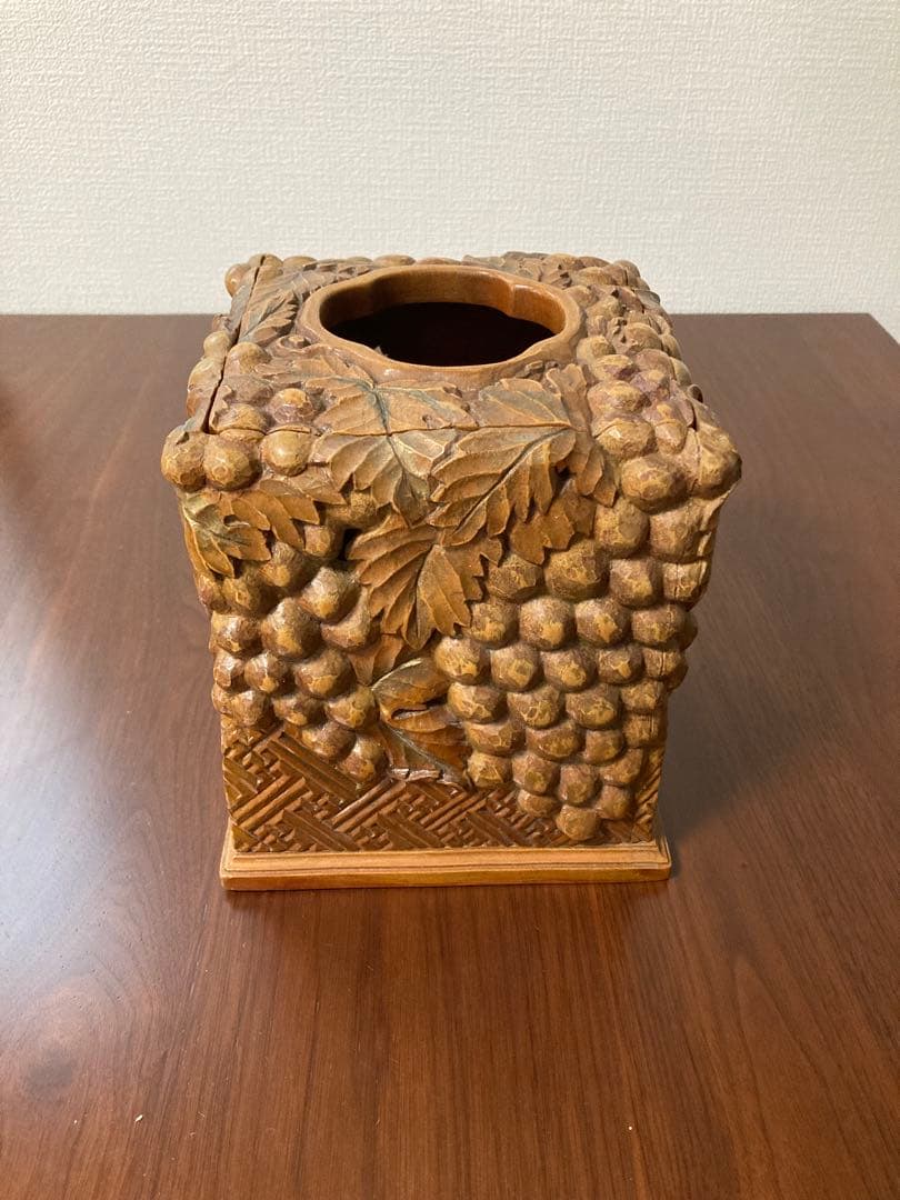 木彫りのゴミ箱　小さめ　ぶどうの実と葉　手作り