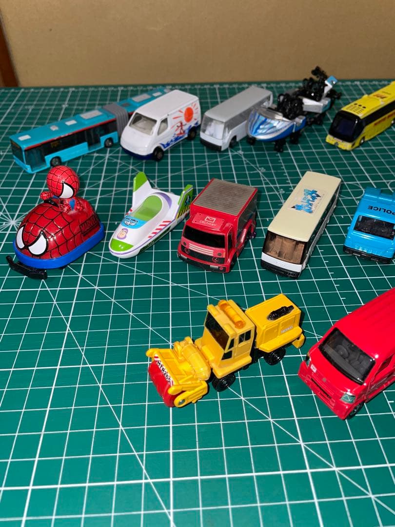 まとめ　80個以上　ミニカー　飛行機　電車　キーホルダー　プルバックカー