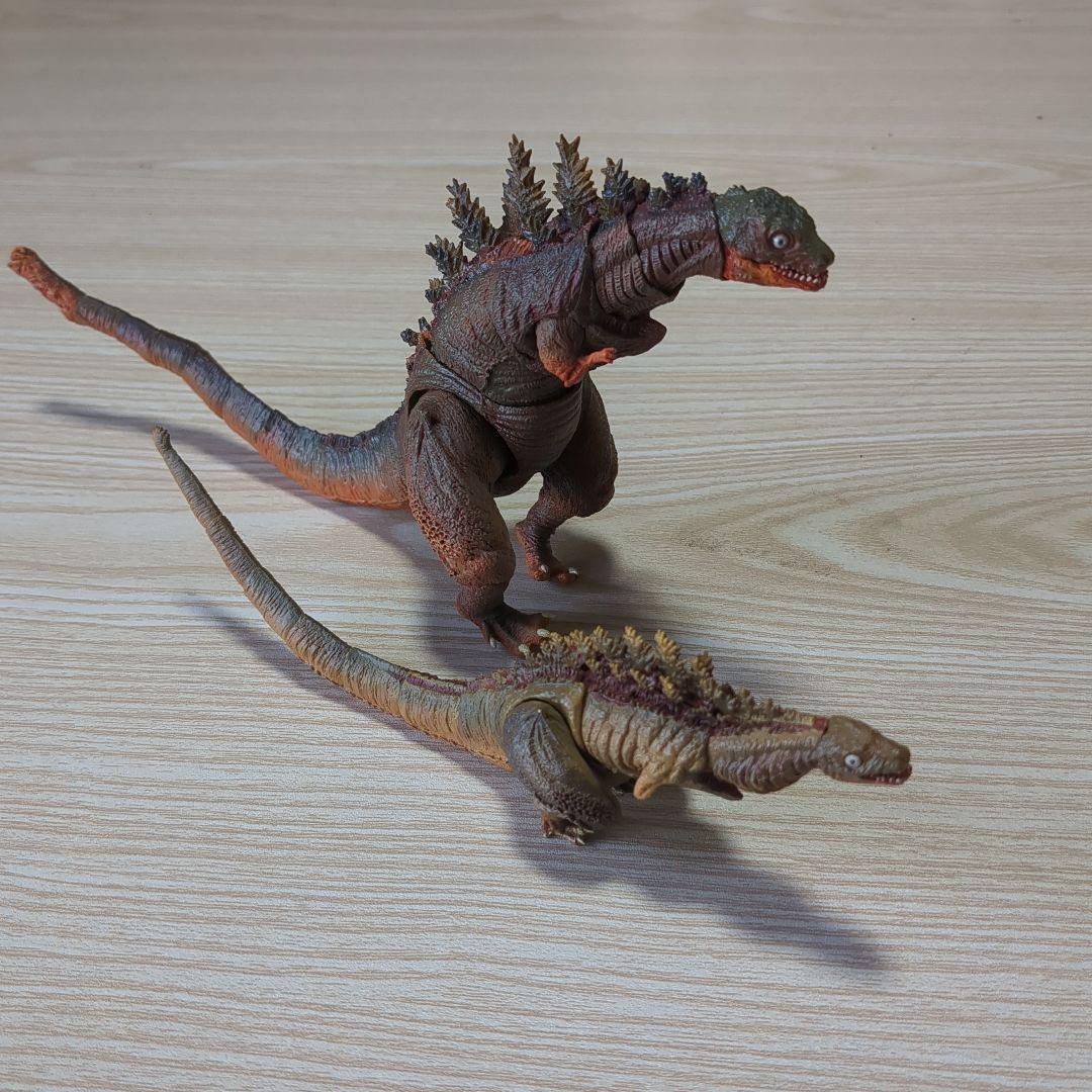 バンダイモンスターアーツ　シン・ゴジラ第二形態第三形態殆ど使用無し写真のみ