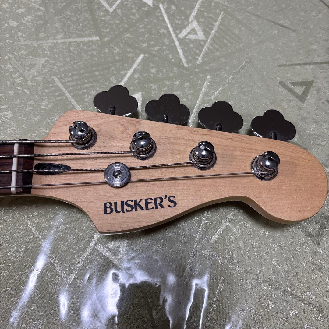 SquierとBUSKER'S プレベ(ネックを外して発送)