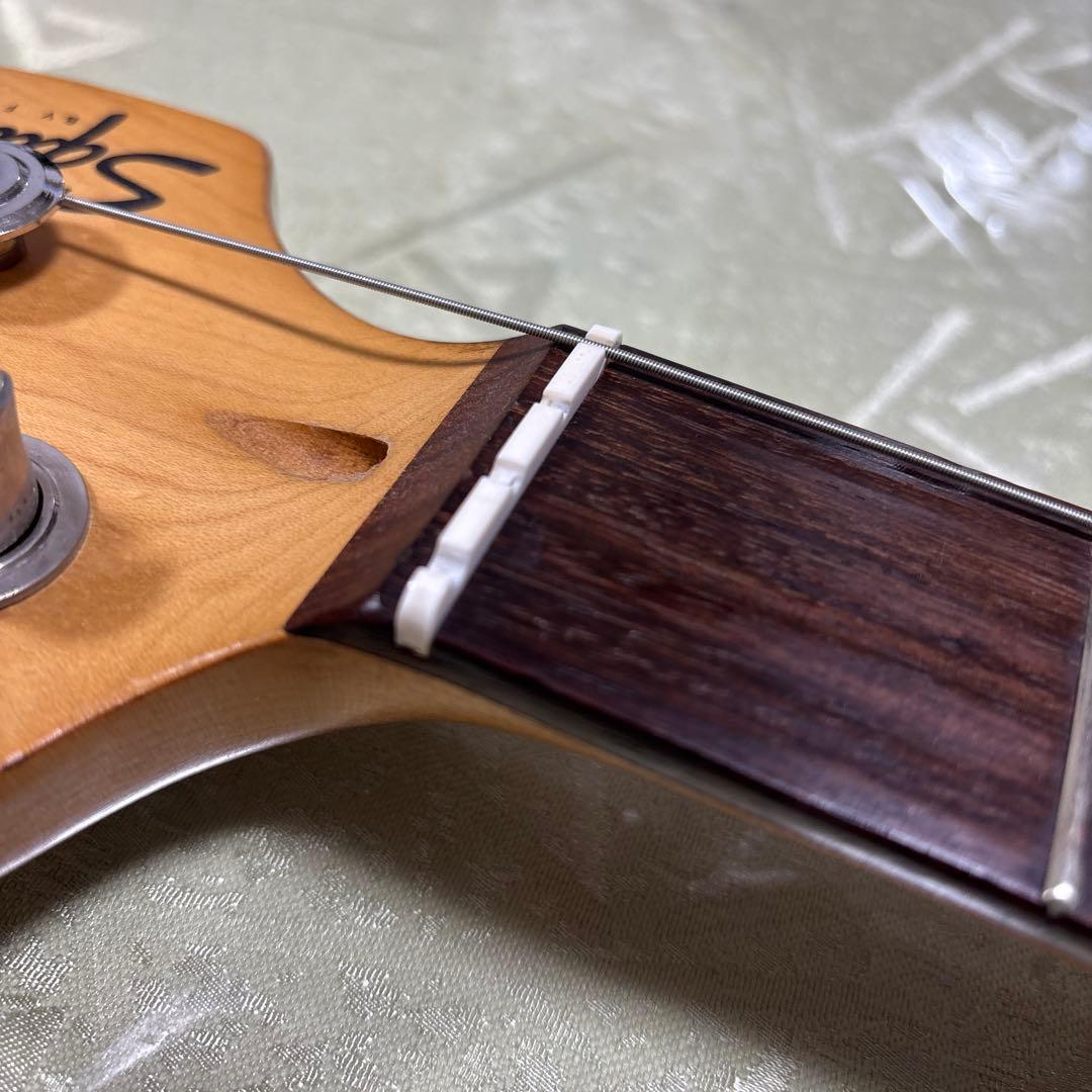 SquierとBUSKER'S プレベ(ネックを外して発送)