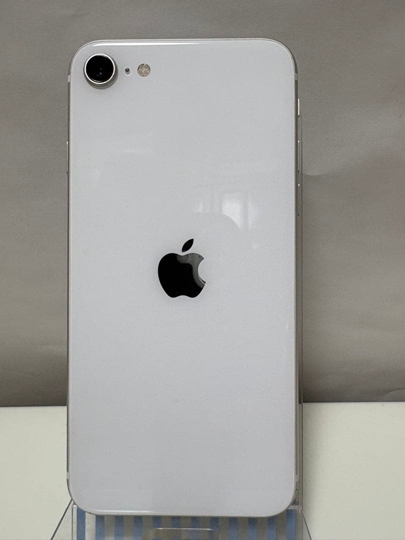 【iphone SE第二世代　ホワイト　64GB】と保護ケースと箱ケース