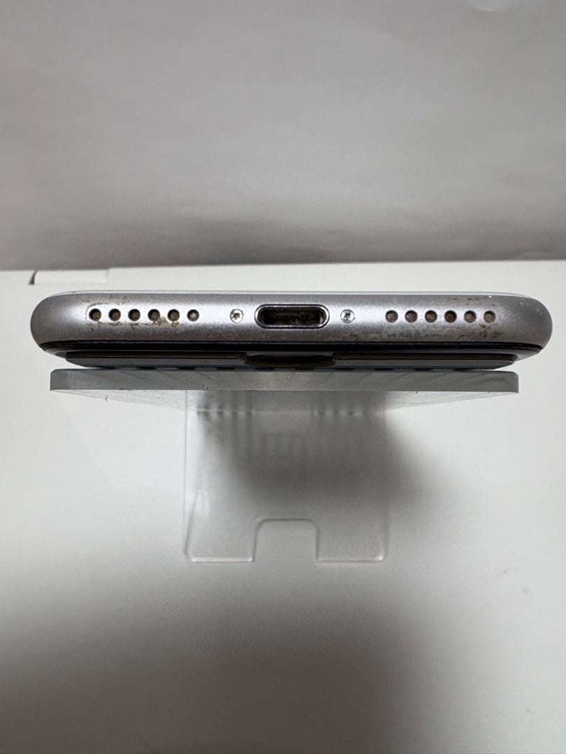 【iphone SE第二世代　ホワイト　64GB】と保護ケースと箱ケース