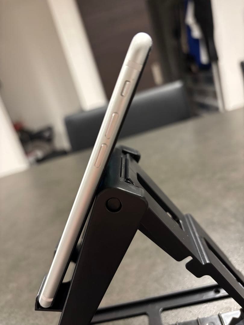 iPhoneSE2 第2世代　極美品　ガラスコーティング済　値引き相談可