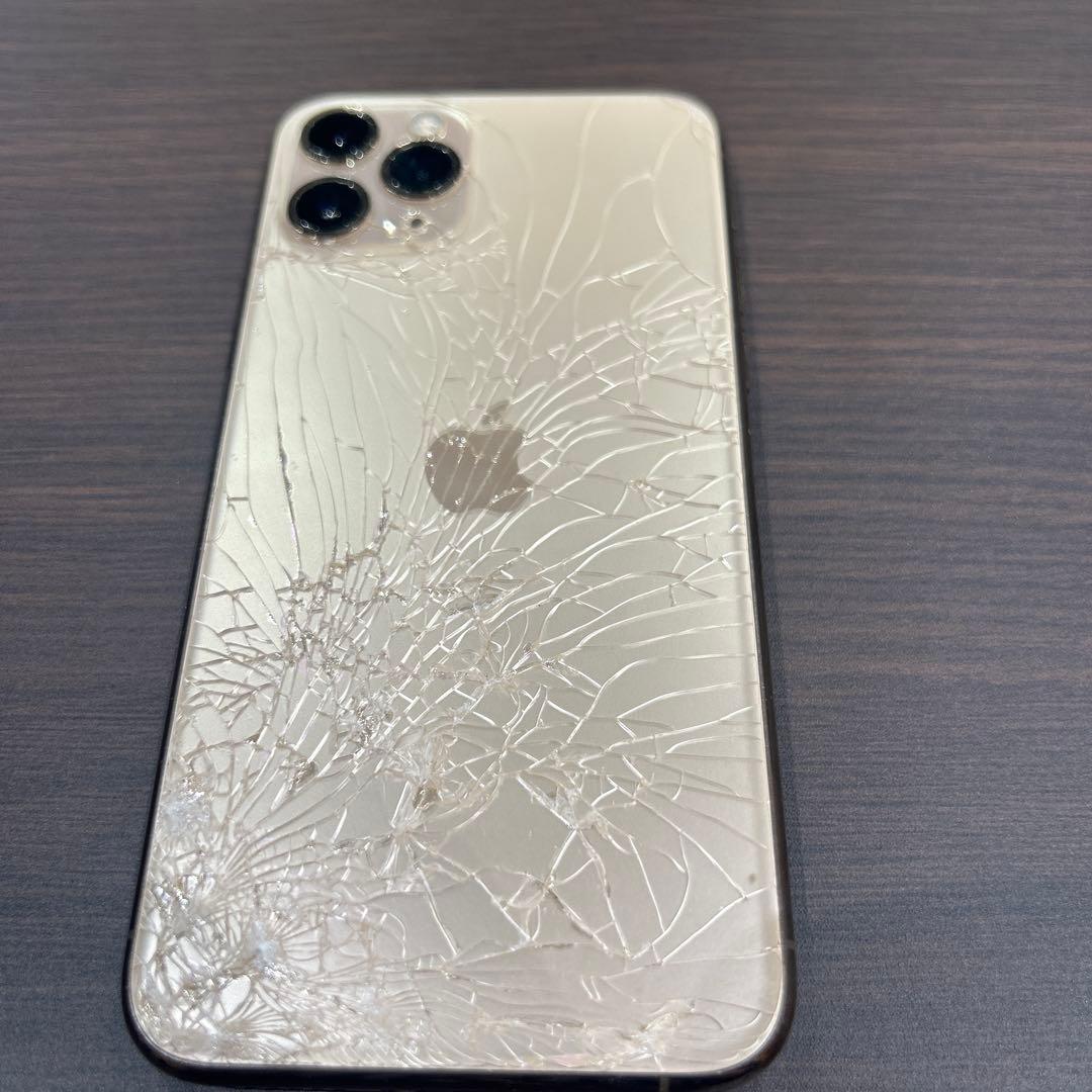 iPhone 11 画面・背面ひび割れ