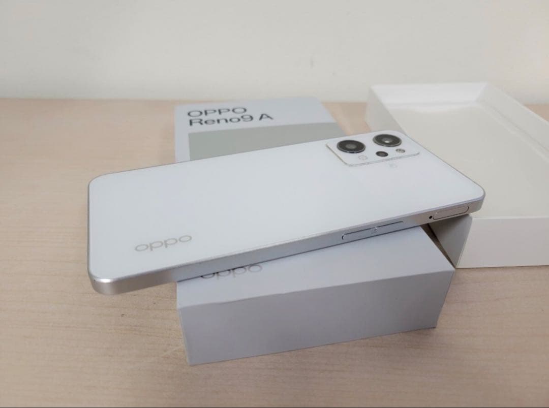 良品 OPPO Reno9 A ムーンホワイト A301OP