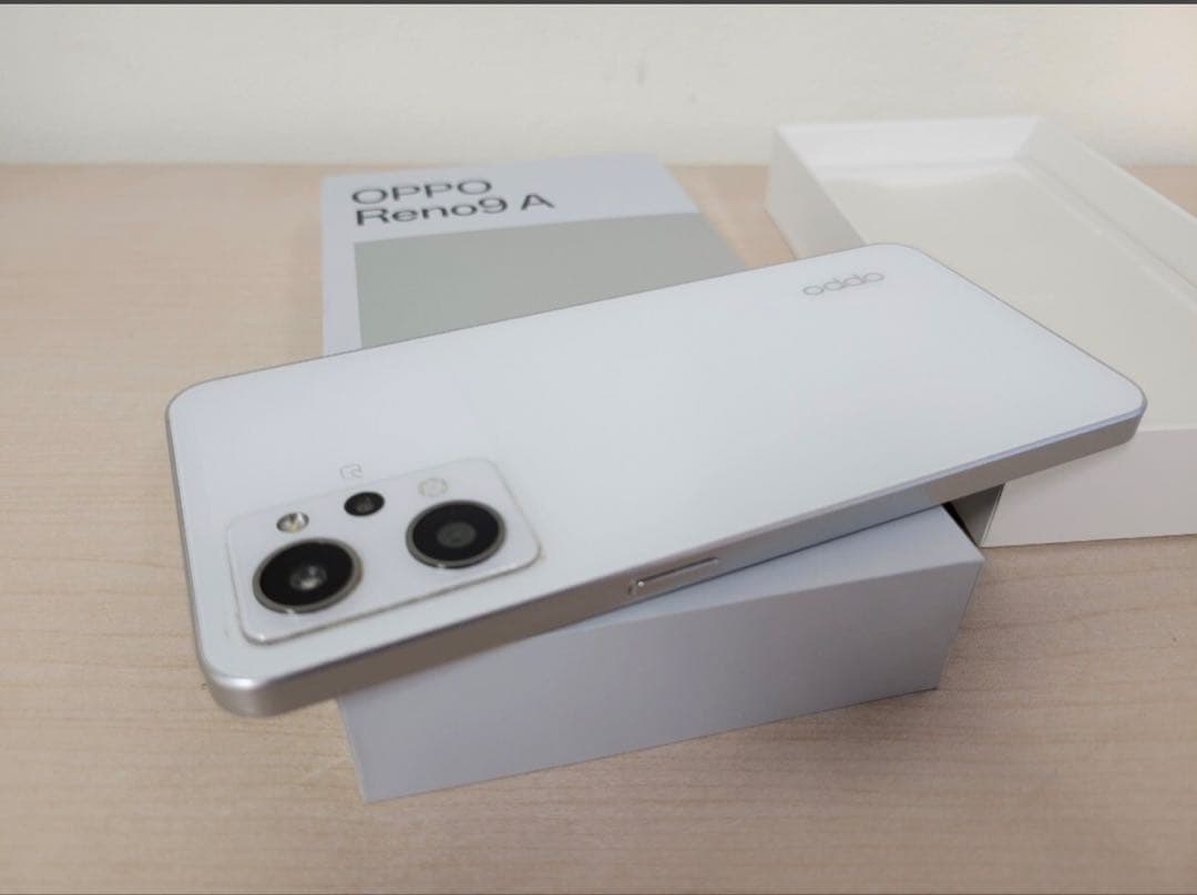 良品 OPPO Reno9 A ムーンホワイト A301OP