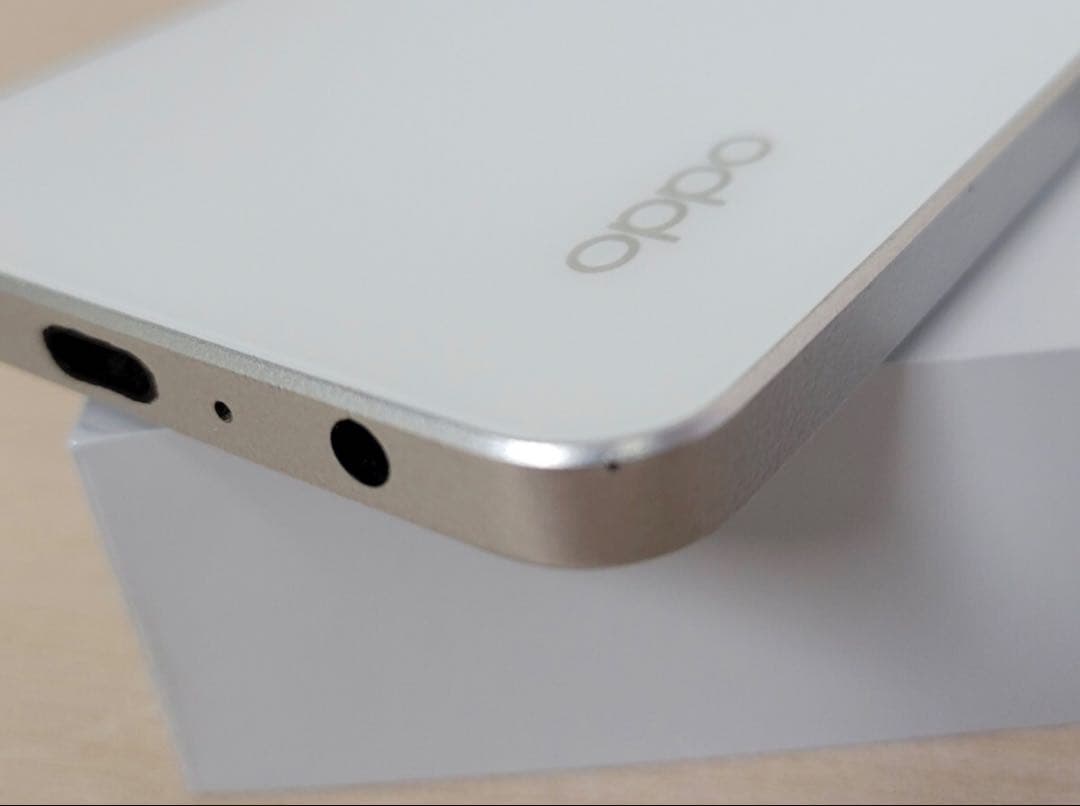 良品 OPPO Reno9 A ムーンホワイト A301OP