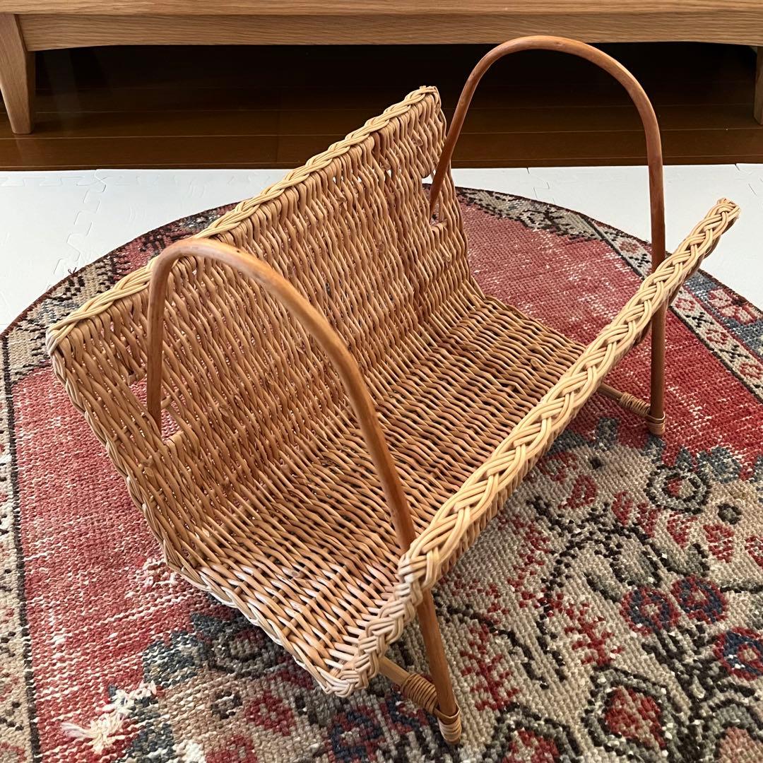 ラトビア PINUMU PASAULE 柳のマガジンバスケット