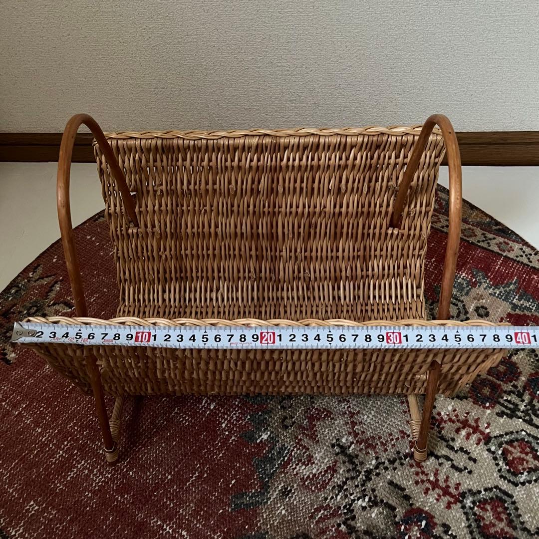 ラトビア PINUMU PASAULE 柳のマガジンバスケット