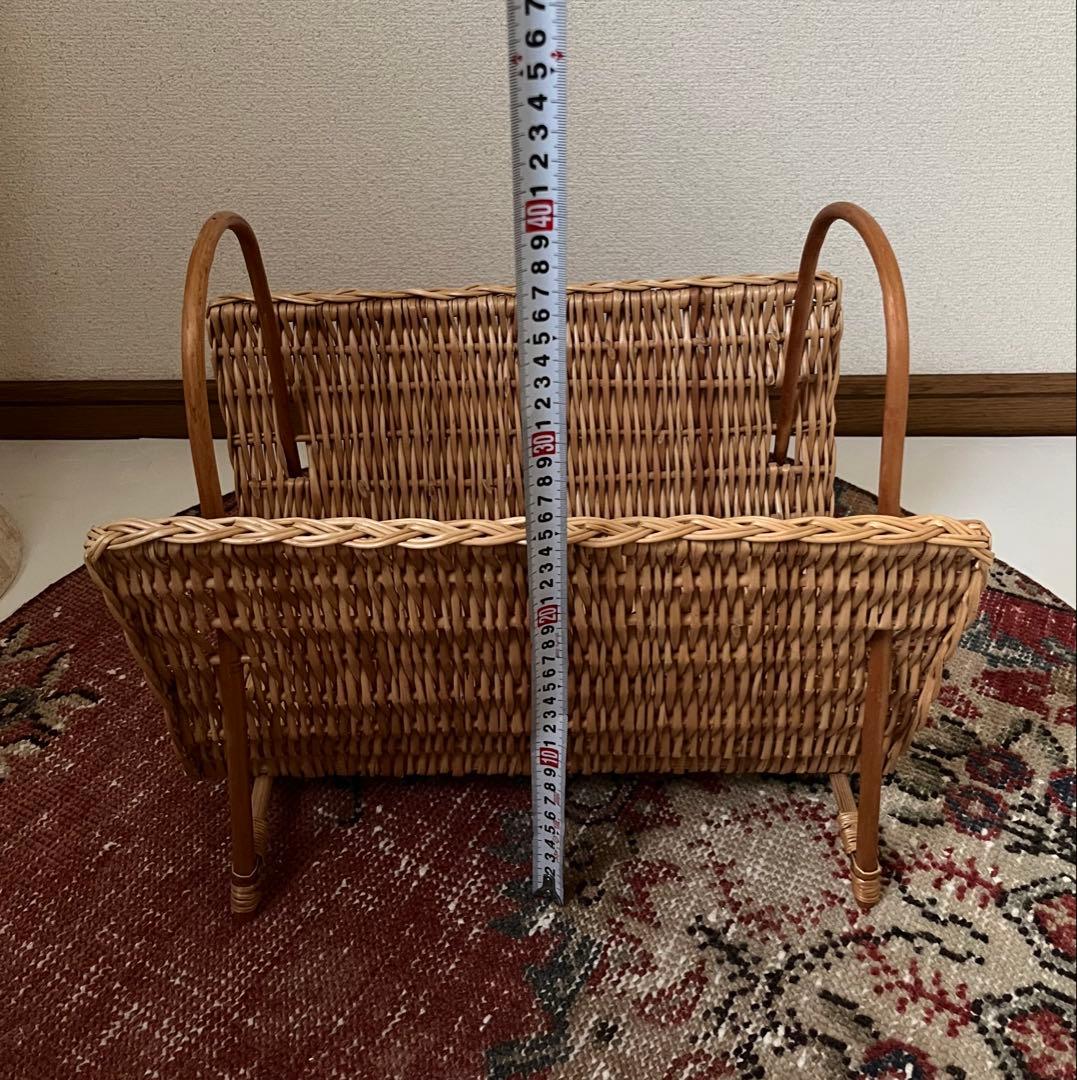 ラトビア PINUMU PASAULE 柳のマガジンバスケット