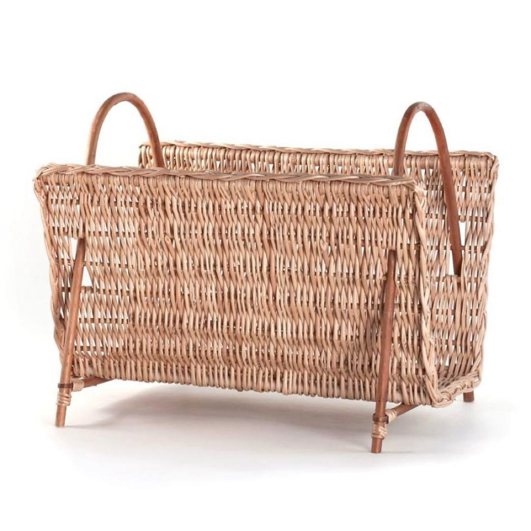 ラトビア PINUMU PASAULE 柳のマガジンバスケット