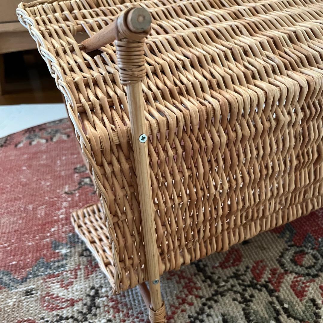 ラトビア PINUMU PASAULE 柳のマガジンバスケット