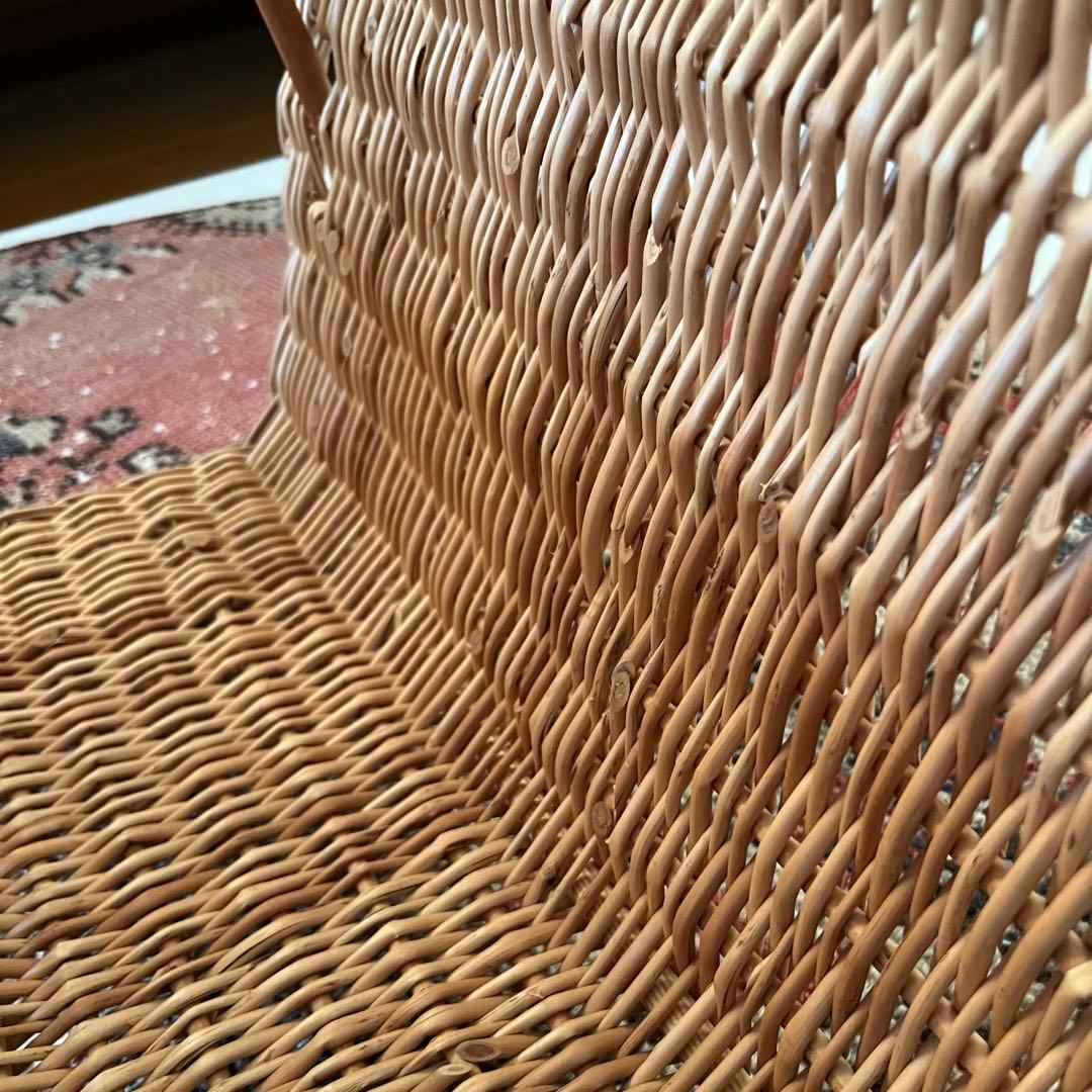 ラトビア PINUMU PASAULE 柳のマガジンバスケット