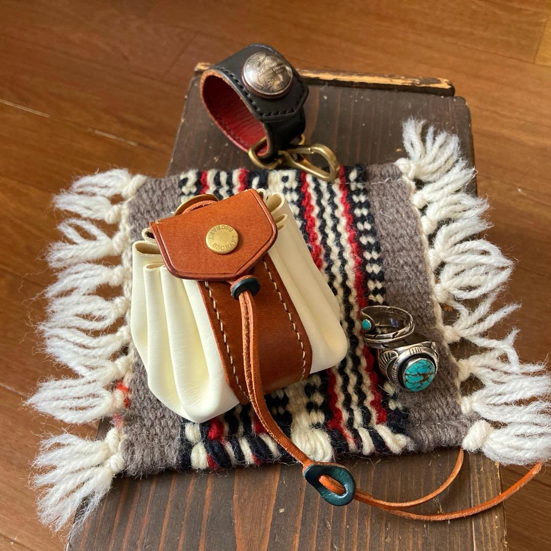 レザークラフト　ハンドメイド　イタリアヌメ革ミネルバリスシオ仕様　ダイスポーチ