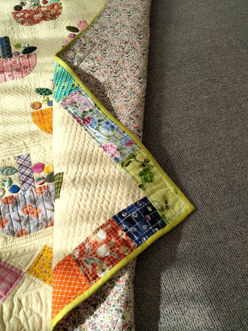 花と果物のバスケットデザインキルト