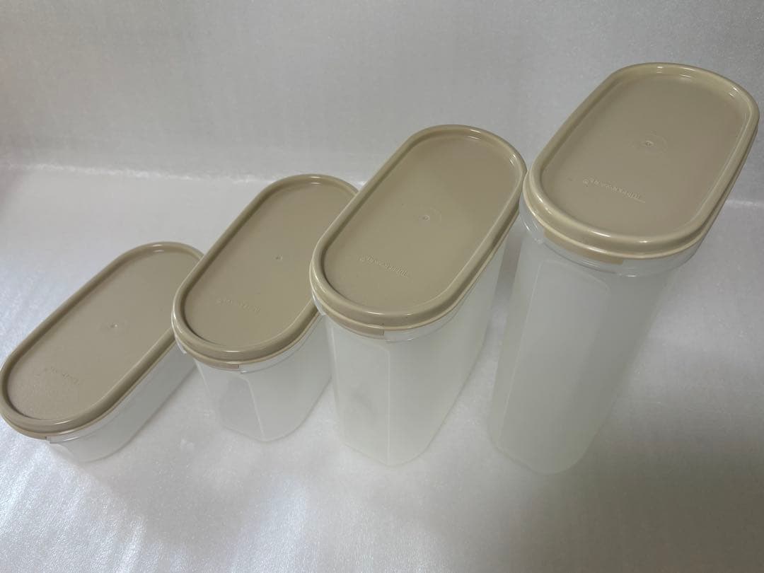 タッパーウェアMMだ円　４個セット