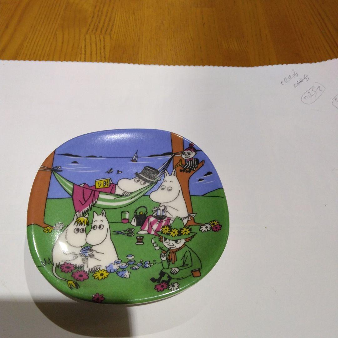 フィンランド製　ムーミン絵皿　陶器の皿　12センチ