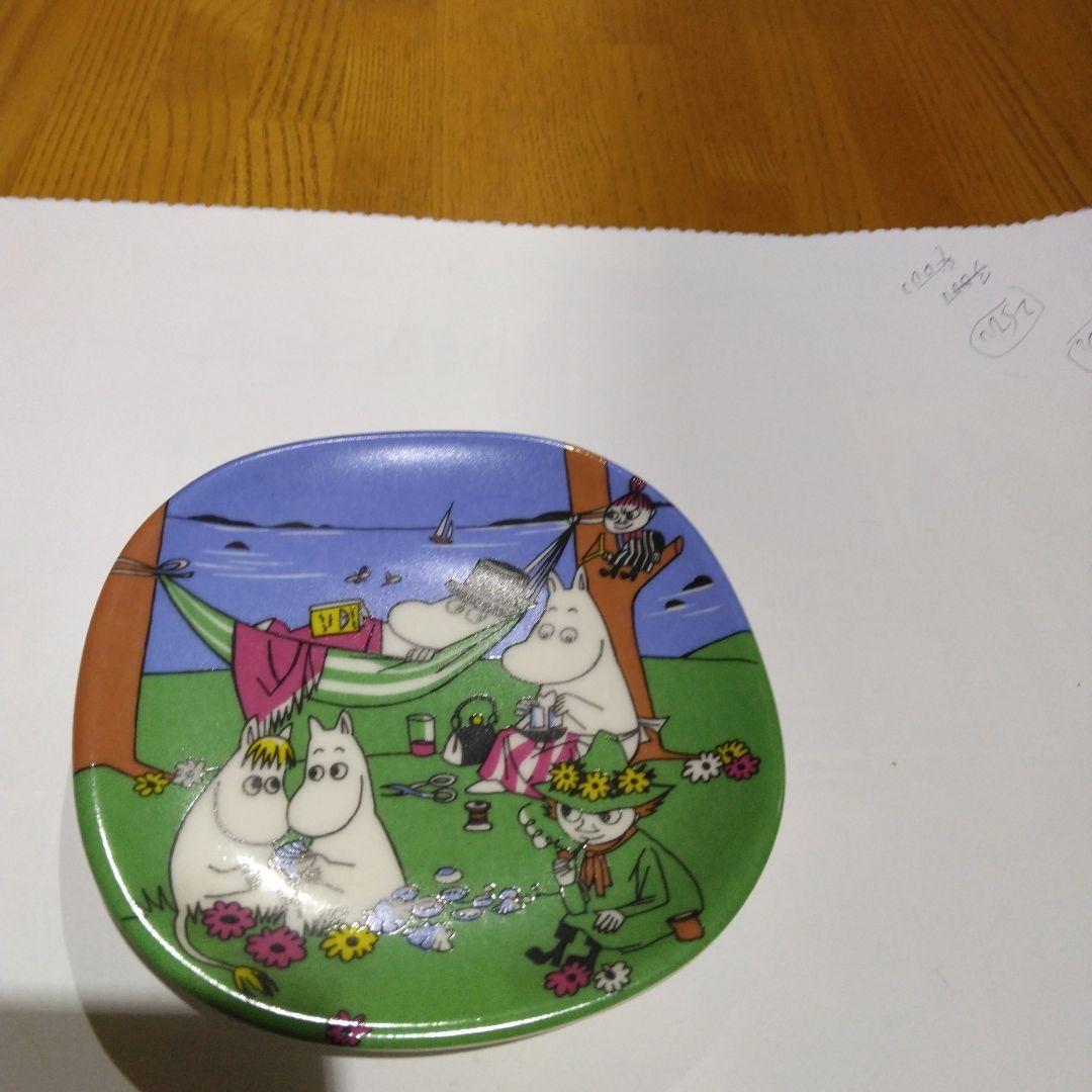 フィンランド製　ムーミン絵皿　陶器の皿　12センチ