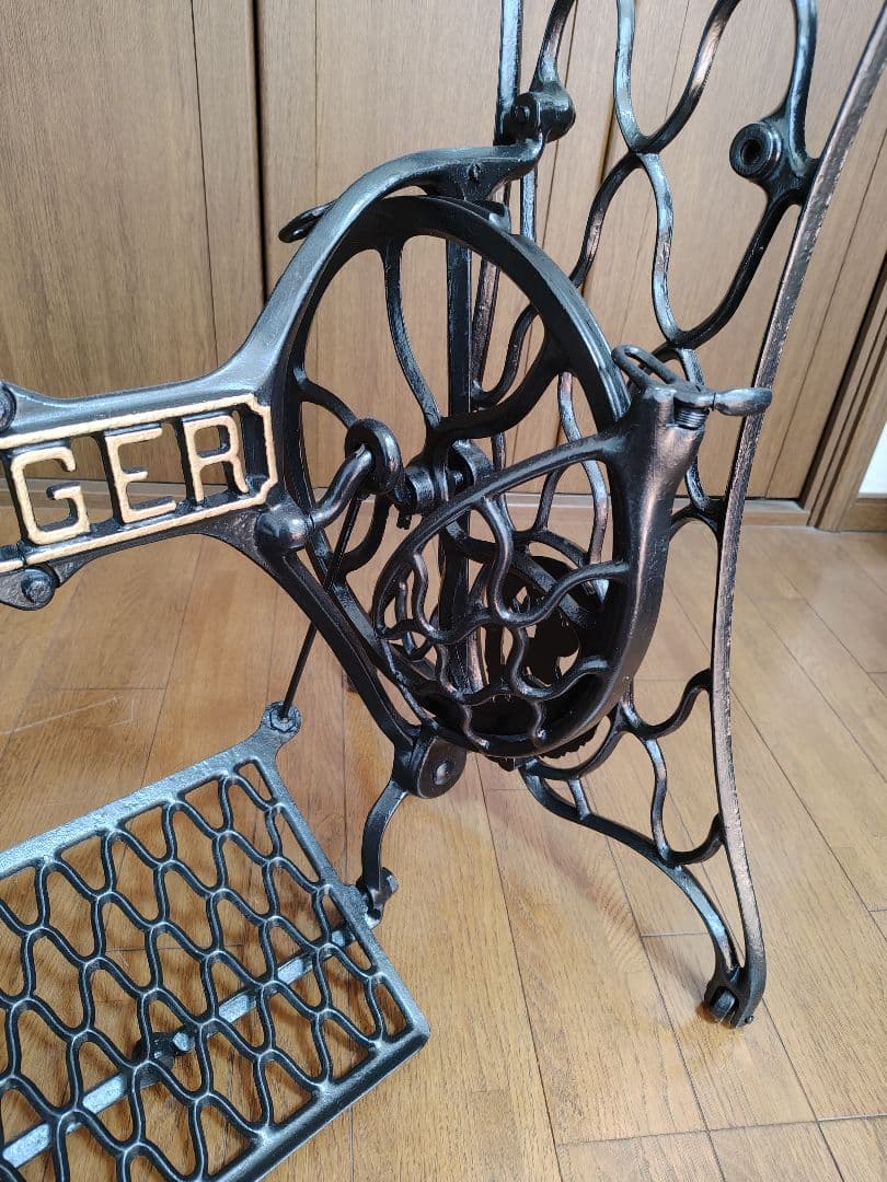 アンティークミシン　シンガー　足踏みミシン　ミシン脚　ミシン 　ハンドメイド