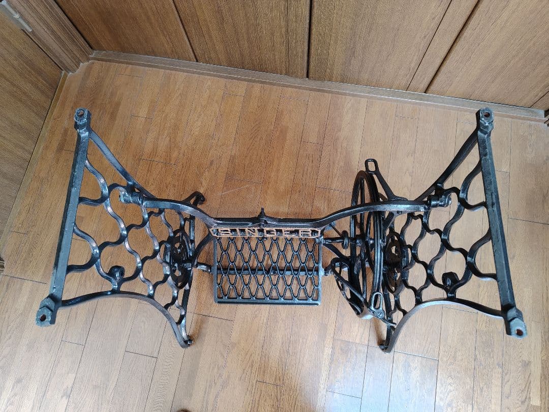 アンティークミシン　シンガー　足踏みミシン　ミシン脚　ミシン 　ハンドメイド