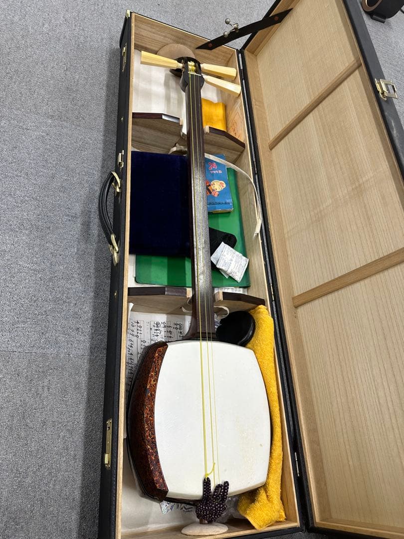 三味線 専用ケース付き　1681