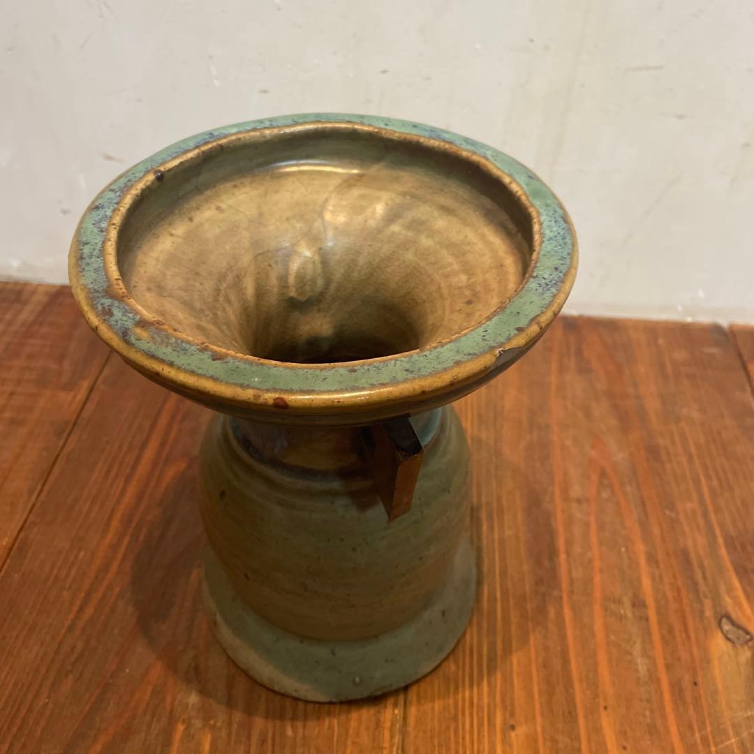 美品　上野焼　緑釉仏花器　江戸時代後期から　花器　緑色の釉薬が特徴的な　花瓶