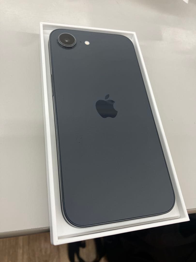 Apple iPhone 16e 256GB ブラック