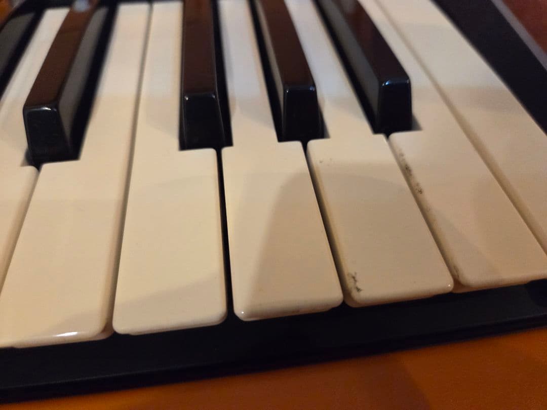 中古　音出確認済　ジャンク扱い　KORG microX シンセサイザー 37鍵盤