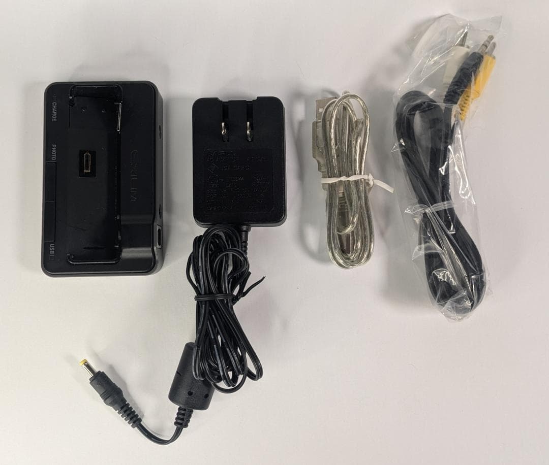 美品 CASIO EXILIM EX-Z500ドッグ付 デジタルカメラ