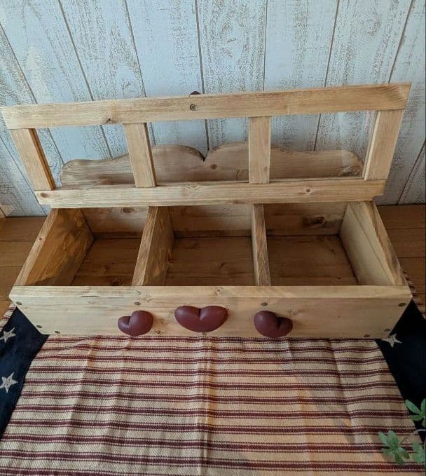 ハンドメイド*✲゜木製小物入れ ハートの取っ手♪