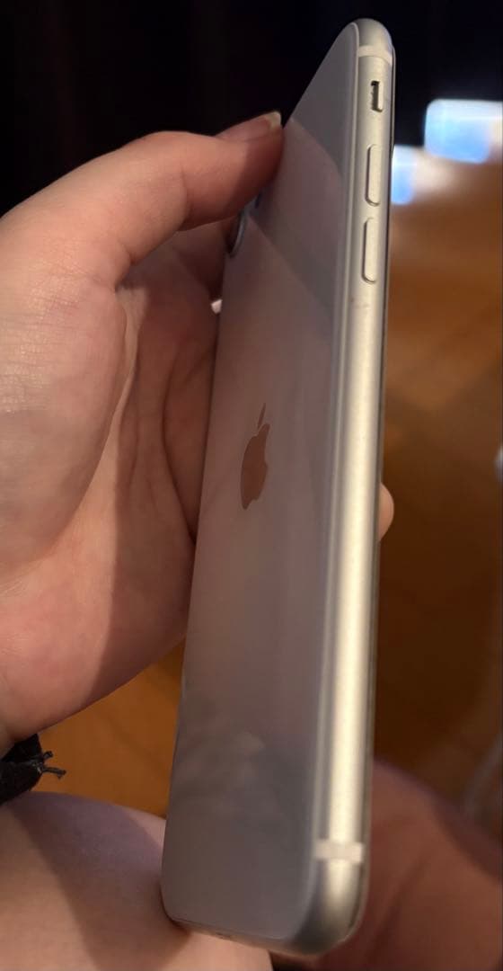 iPhone SE 第2世代 64GB ホワイト 画面割有　本体
