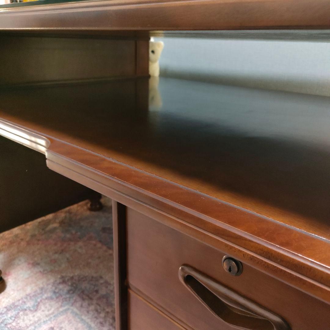 【徳田家具製作所】デスク／官庁・議事堂納入実績メーカー｜ガラス天板・高級家具