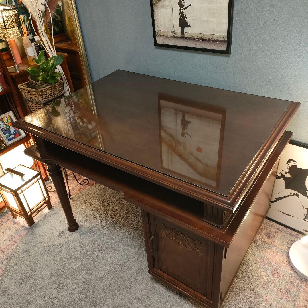 【徳田家具製作所】デスク／官庁・議事堂納入実績メーカー｜ガラス天板・高級家具