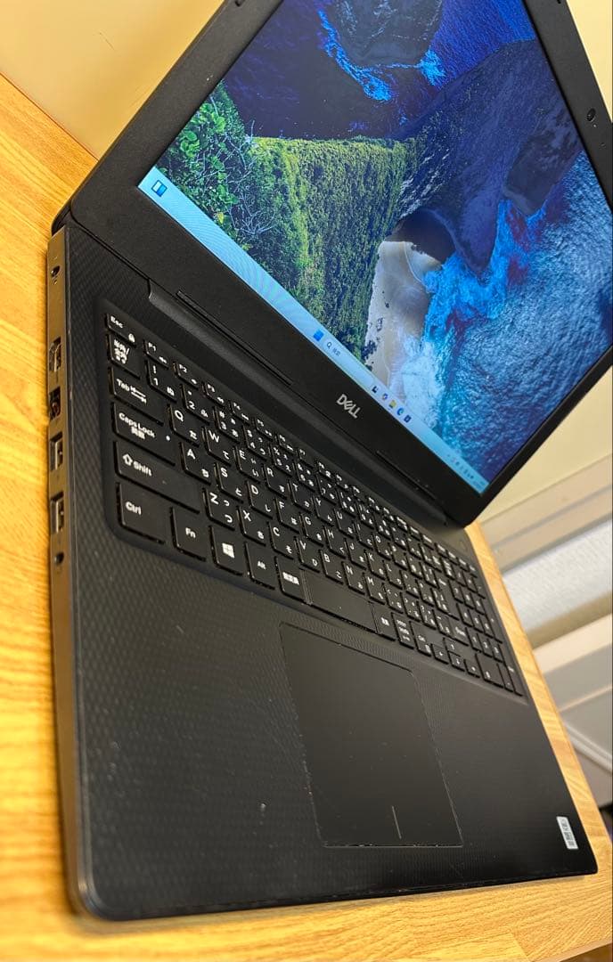 Dell Corei7, 大画面、 メモリ8Gb, ストレージ 512Gb