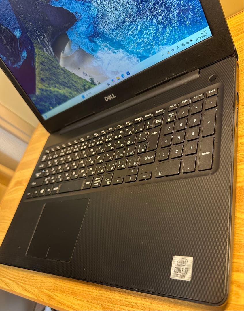 Dell Corei7, 大画面、 メモリ8Gb, ストレージ 512Gb