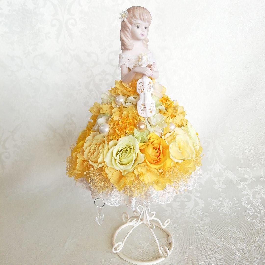 【お見本】ハーフドールアレンジ　プリザーブドフラワー　磁器人形　陶器