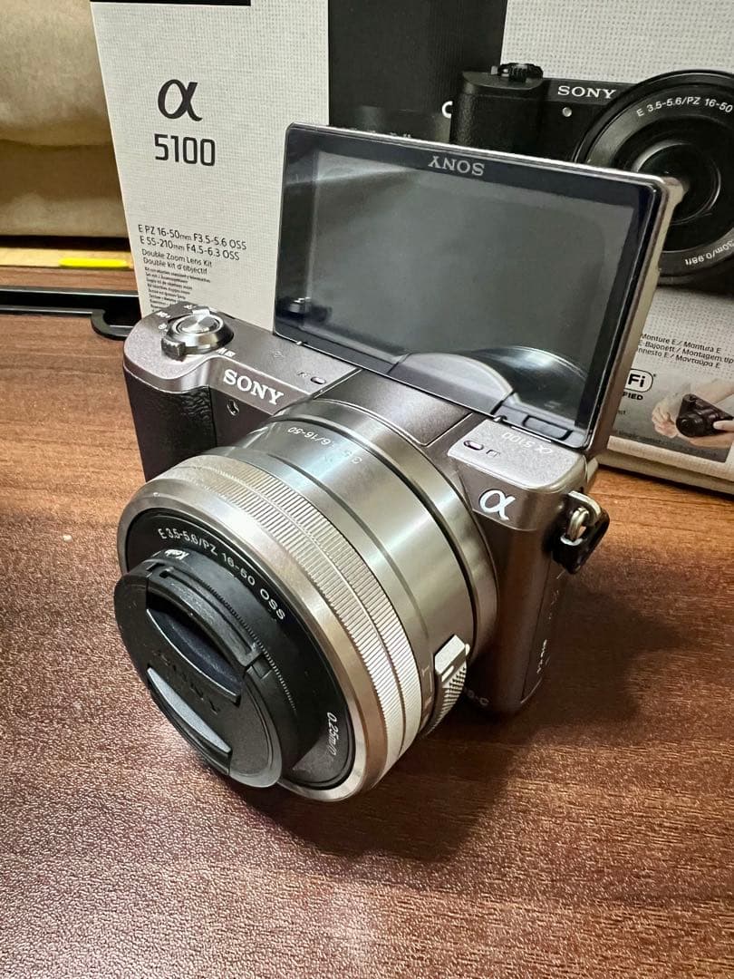 SONY A5100 + キットレンズ　＋　20mm f2.8レンズ　動作品