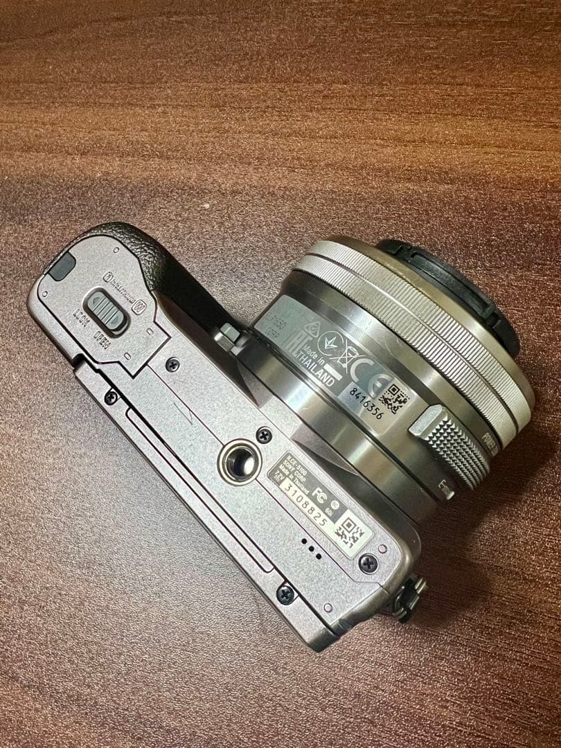 SONY A5100 + キットレンズ　＋　20mm f2.8レンズ　動作品