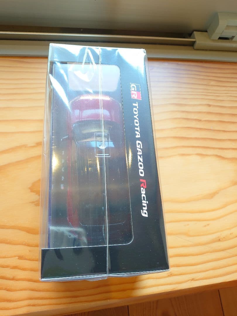 【2台】新型RAV4 GR ブラックレッド／ブラックホワイト　カラーサンプル