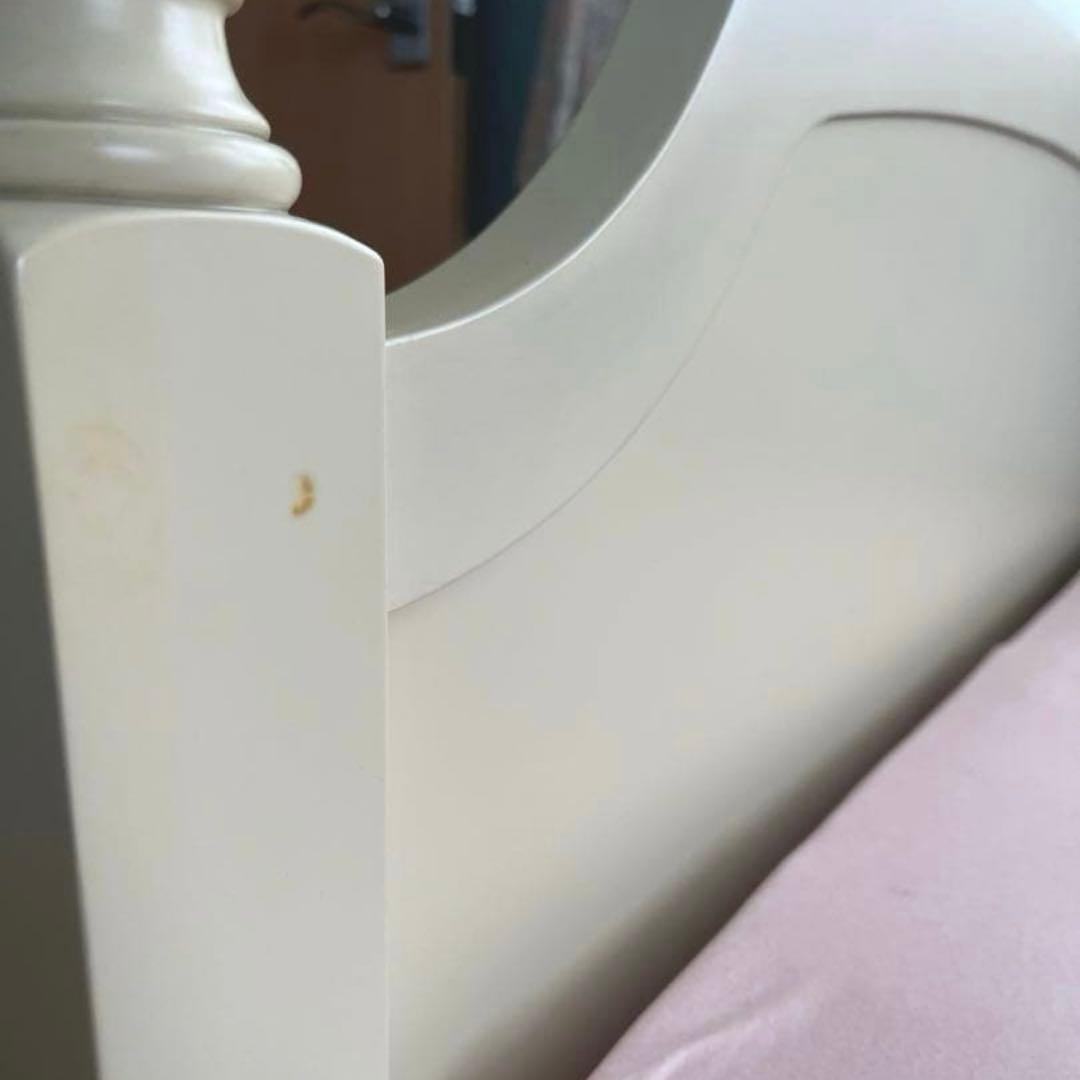 ローラアシュレイ　ベッドフレーム