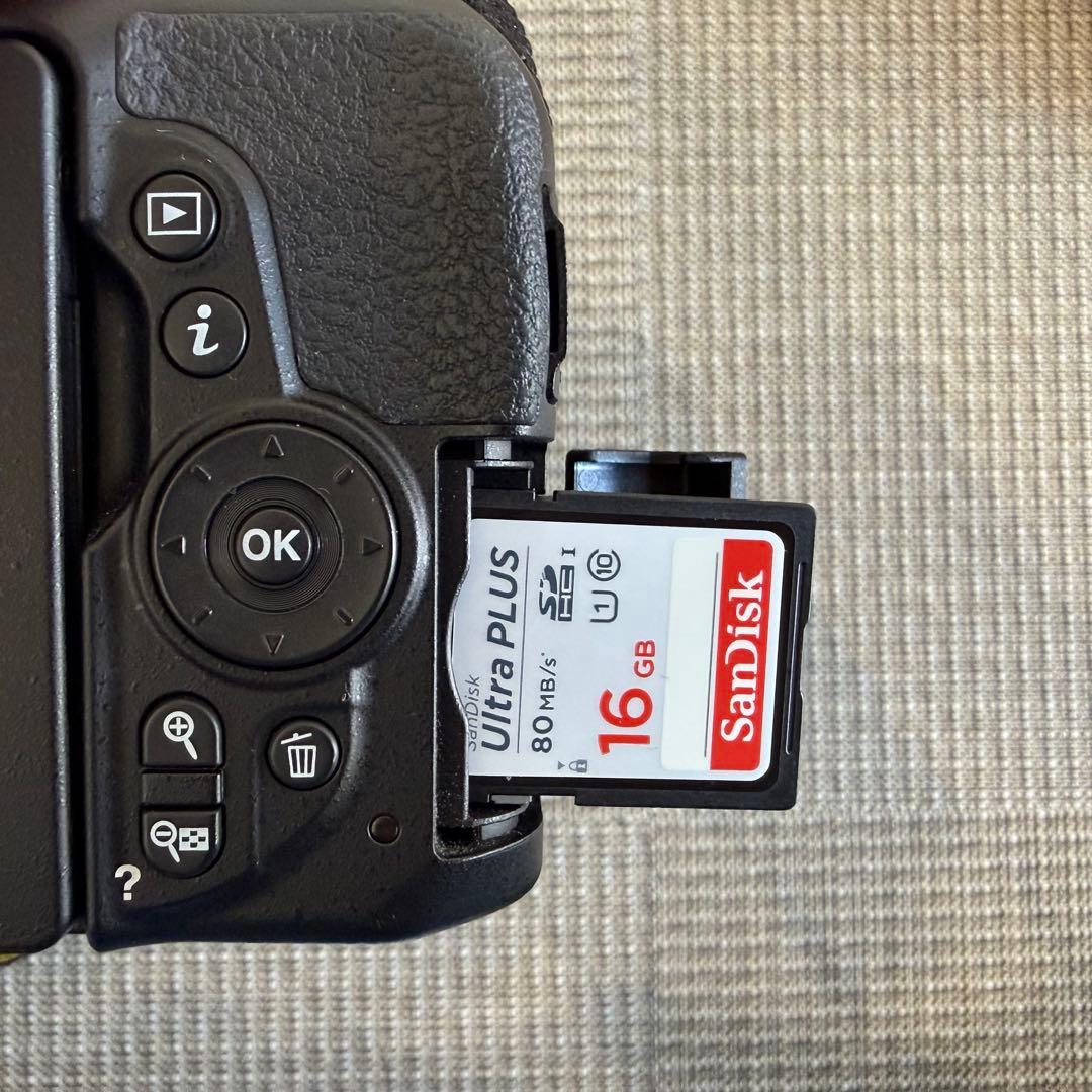 Nikon D5600 レンズ2本・充電器・バッテリー・SDカード・バック付き