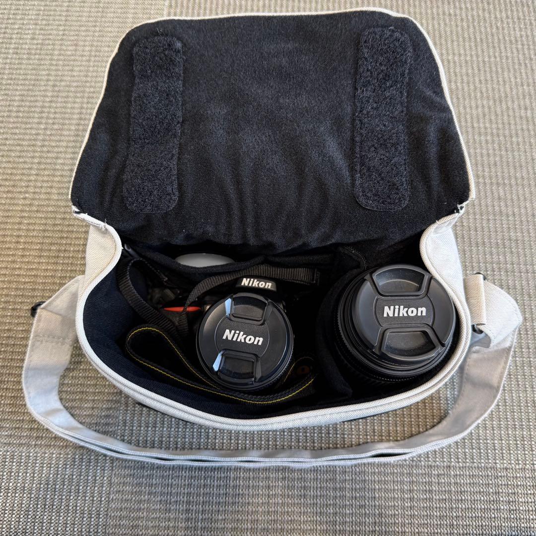 Nikon D5600 レンズ2本・充電器・バッテリー・SDカード・バック付き