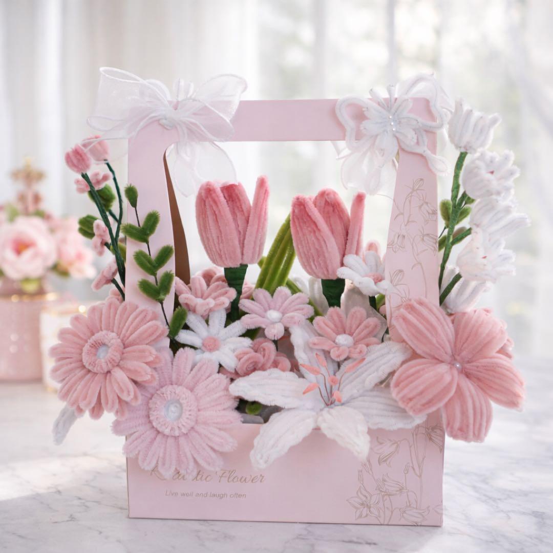 ピンクホワイト花のブーケ　ギフトボックス入り