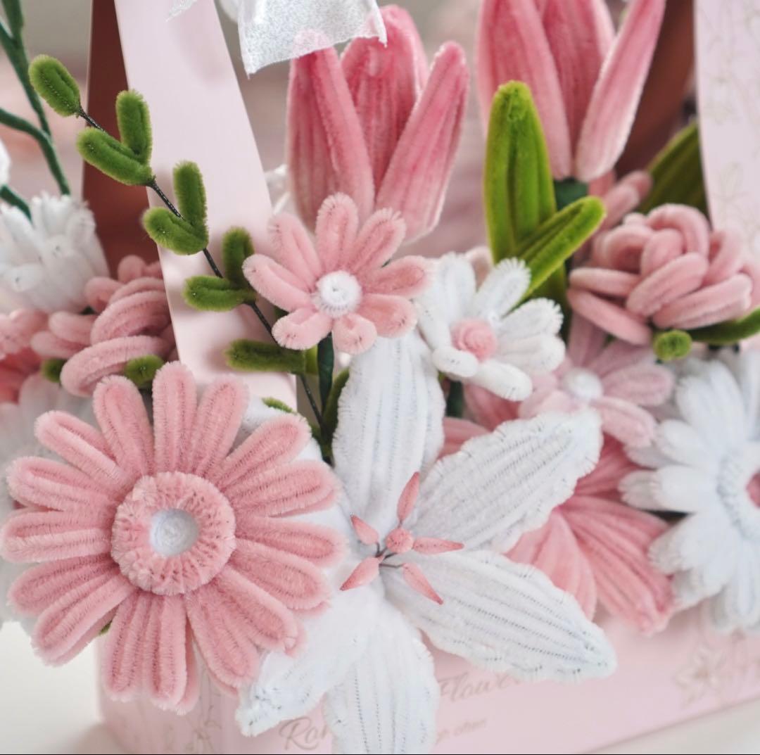 ピンクホワイト花のブーケ　ギフトボックス入り