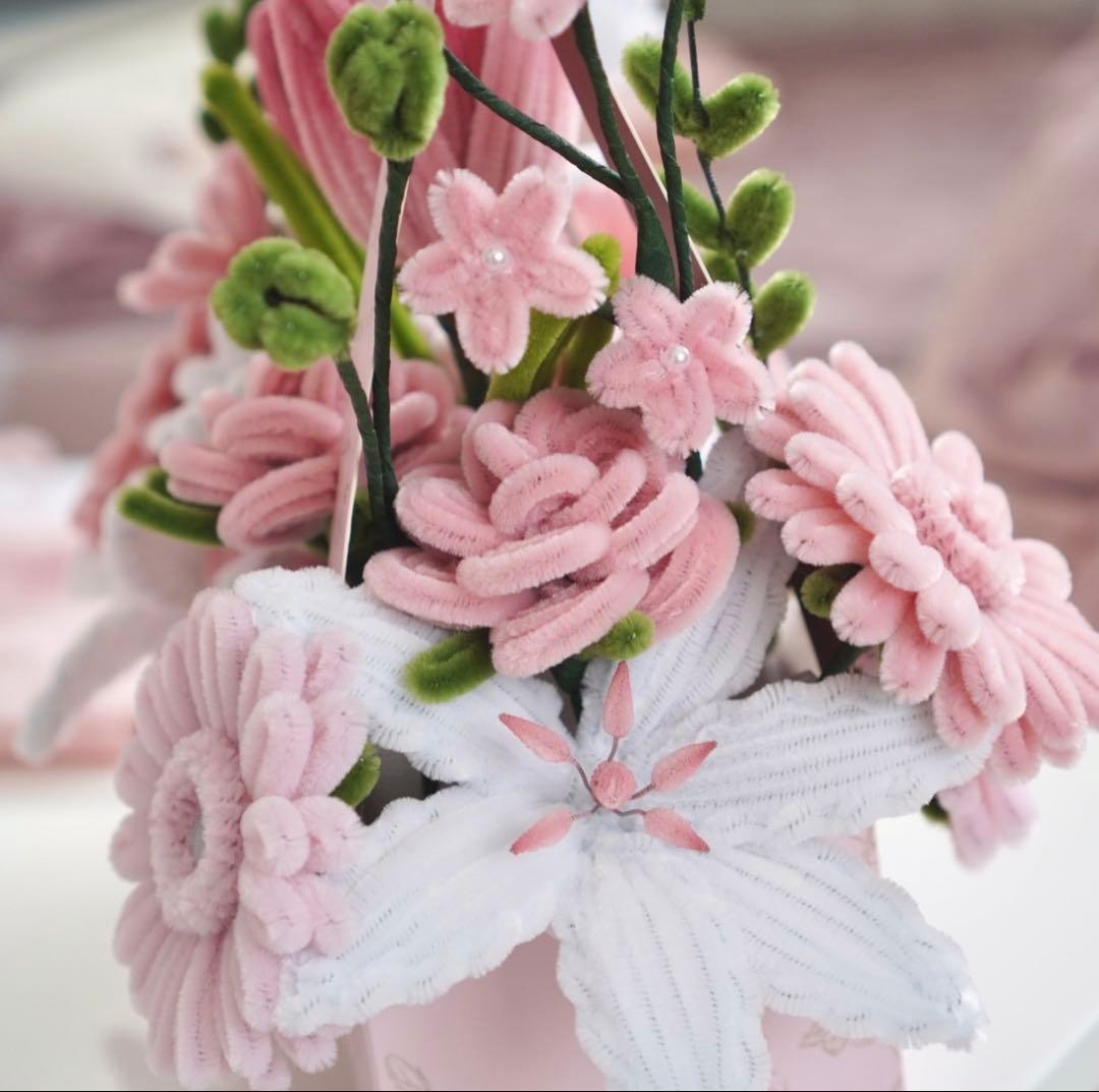 ピンクホワイト花のブーケ　ギフトボックス入り